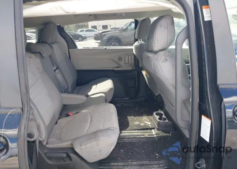 2024 Toyota Sienna Le z USA, uszkodzony, nr VIN 5TDKRKEC7RS196526